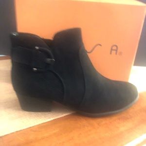 New - Never Worn - Ankle Boot